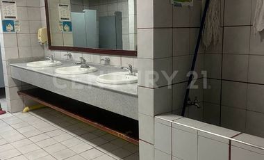 El local mas estrategico en la Av Jimenez