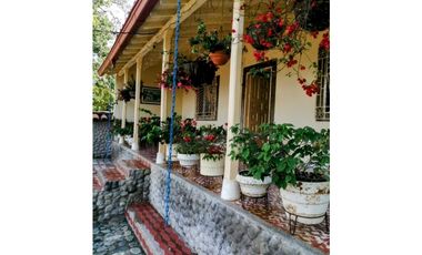 VENTA DE CASA INDEPENDIENTE EN SOPETRAN