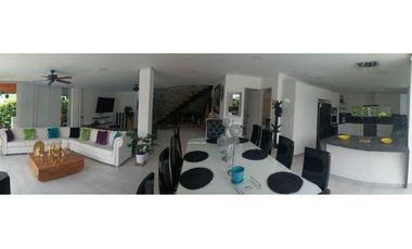 VENTA DE CABAÑA MODERNA EN SAN JERONIMO