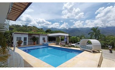 VENTA DE CABAÑA MODERNA EN SAN JERONIMO
