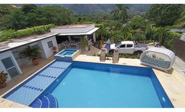 VENTA DE CABAÑA MODERNA EN SAN JERONIMO