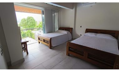 VENTA DE CABAÑA MODERNA EN SAN JERONIMO