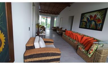 VENTA DE CABAÑA MODERNA EN SAN JERONIMO