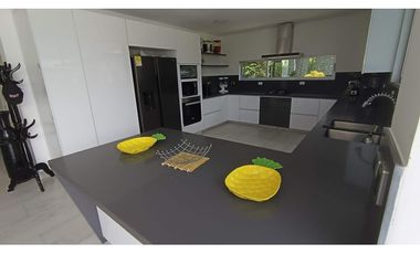 VENTA DE CABAÑA MODERNA EN SAN JERONIMO
