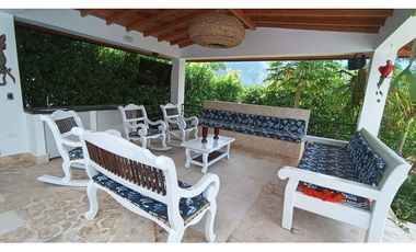 VENTA DE CABAÑA MODERNA EN SAN JERONIMO