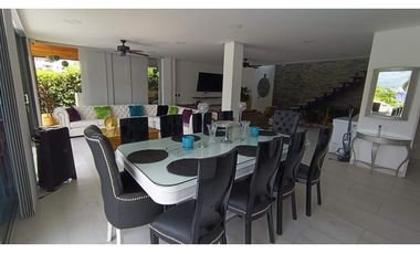 VENTA DE CABAÑA MODERNA EN SAN JERONIMO