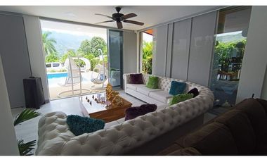 VENTA DE CABAÑA MODERNA EN SAN JERONIMO
