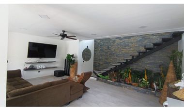 VENTA DE CABAÑA MODERNA EN SAN JERONIMO