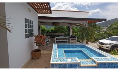 VENTA DE CABAÑA MODERNA EN SAN JERONIMO