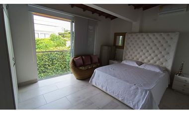 VENTA DE CABAÑA MODERNA EN SAN JERONIMO