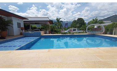 VENTA DE CABAÑA MODERNA EN SAN JERONIMO