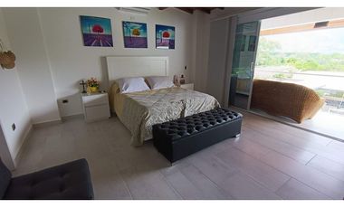 VENTA DE CABAÑA MODERNA EN SAN JERONIMO