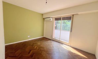 Departamento en  Martinez  Mts av Santa fe , Alvear y estacion  2 piso x escalera