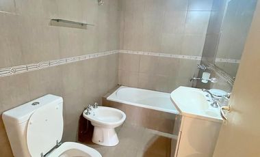 Departamento en  Martinez  Mts av Santa fe , Alvear y estacion  2 piso x escalera