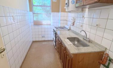 Departamento en  Martinez  Mts av Santa fe , Alvear y estacion  2 piso x escalera