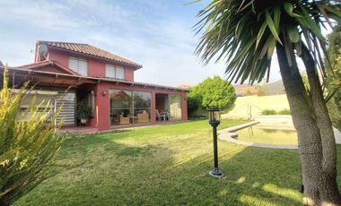 Hermosa Casa No Perimetral 4 D/ 3 B/ Piscina