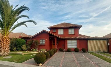 Hermosa Casa No Perimetral 4 D/ 3 B/ Piscina