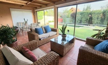 Hermosa Casa No Perimetral 4 D/ 3 B/ Piscina