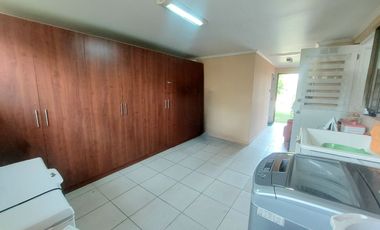 Hermosa Casa No Perimetral 4 D/ 3 B/ Piscina