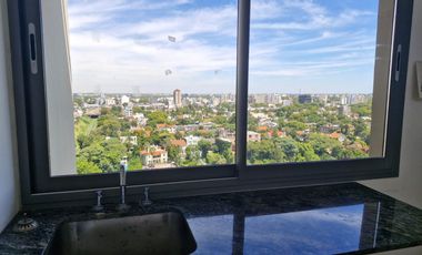 Amplio ambiente con vista al río
