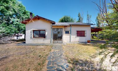 CASA DE 3 DORMITORIOS CON PILETA EN VENTA ARTURO SEGUI, LA PLATA
