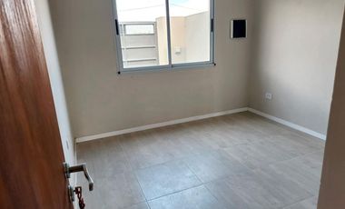 Casa en Jardines de Esther, Pueblo Esther con servicios