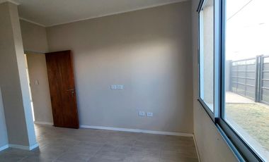 Casa en Jardines de Esther, Pueblo Esther con servicios