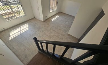 DUPLEX 4 AMB. A ESTERENAR CON PATIO Y GARAGE