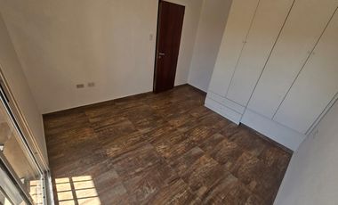 DUPLEX 4 AMB. A ESTERENAR CON PATIO Y GARAGE