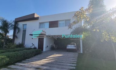 Casa en Los Naranjos a estrenar con 4 dormitorios y piscina Canning