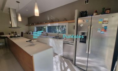 Casa en Los Naranjos a estrenar con 4 dormitorios y piscina Canning