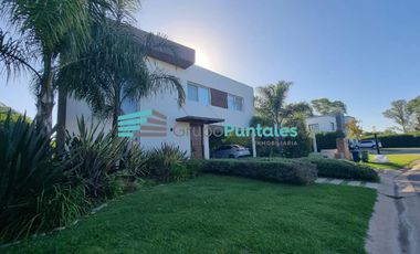 Casa en Los Naranjos a estrenar con 4 dormitorios y piscina Canning