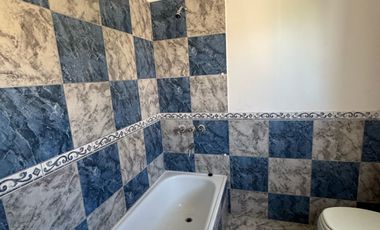 Casa sobre lote de 1000m2 con costa al rio