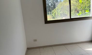 Casa sobre lote de 1000m2 con costa al rio