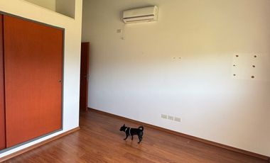 Casa sobre lote de 1000m2 con costa al rio
