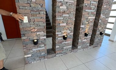 Casa sobre lote de 1000m2 con costa al rio