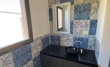Casa sobre lote de 1000m2 con costa al rio