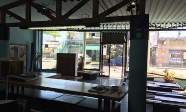 Excelente deposito de 1200 m2. totales. sobre lote con doble frente