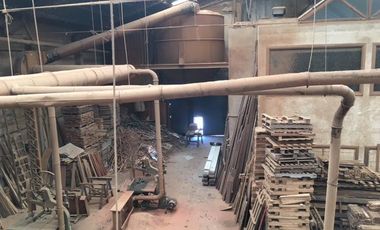 Excelente deposito de 1200 m2. totales. sobre lote con doble frente