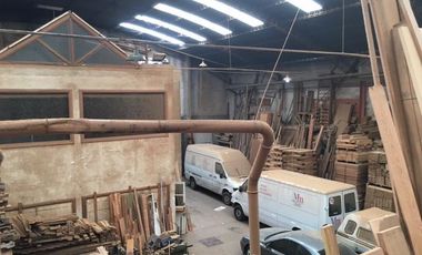 Excelente deposito de 1200 m2. totales. sobre lote con doble frente