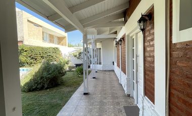 Casa en  Barrio Santa Angela