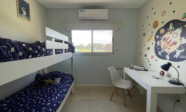 Casa en  Alquiler en Campos de Roca II