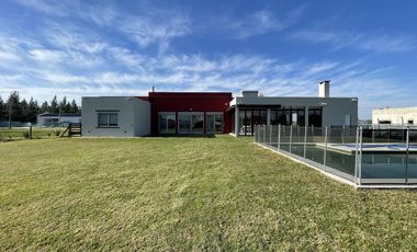 Casa en  Alquiler en Campos de Roca II