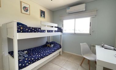 Casa en  Alquiler en Campos de Roca II