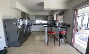 Casa en  Alquiler en Campos de Roca II