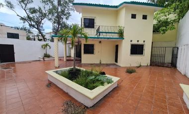 CASA /OFICINA AMPLIA EN RENTA, CARMEN, CAMPECHE