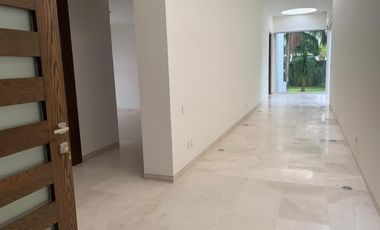 CASA EN RENTA EN LOMAS ALTAS
