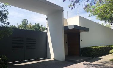 CASA EN RENTA EN LOMAS ALTAS