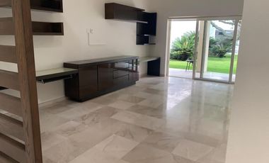 CASA EN RENTA EN LOMAS ALTAS