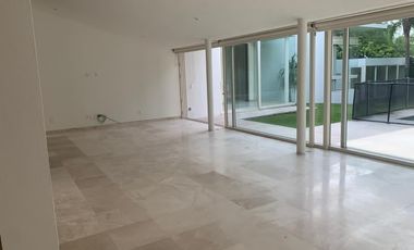 CASA EN RENTA EN LOMAS ALTAS